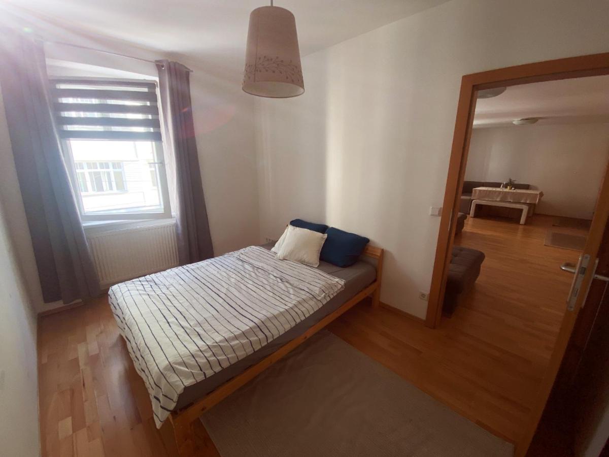 Cosy Apartment In A Perfect Location 1070 Historical Part Of Виена Екстериор снимка